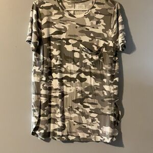 Mud Pie Size Small Camouflage T-Shirt